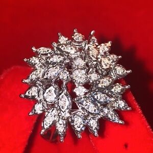 Diamond Woman’s Ring 14kt white gold natural diamonds